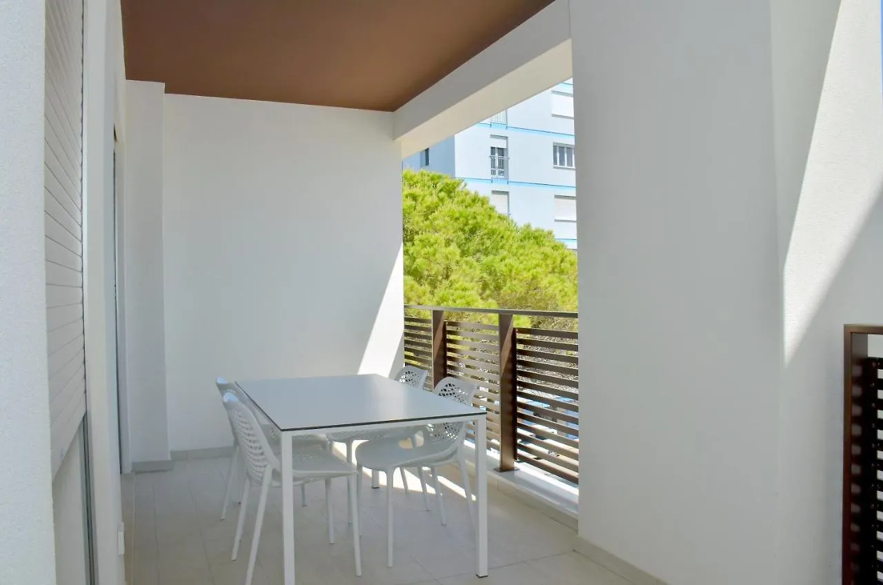 Ashanti Aparthotel Wellness&Spa Μπιμπιόνε 3*,
